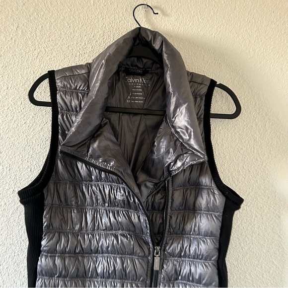 Calvin Klein Women’s Performance Premium Down Vest Medium Gray Metallic Sporty - Picture 7 of 16
